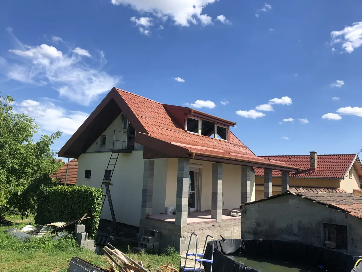 Einfamilienhaus – Pfannenblech-Dachdeckung
